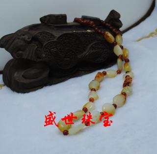 【盛世珠宝 天然新疆和田玉椭圆形手串带皮籽料青白玉手工项链批发】